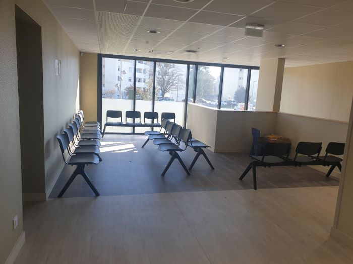 Photo salle d'attente FORME Annecy lors de la 1ère session de rééducation Spécialité Main 1 Membre Supérieur en date du 15 novembre 2024